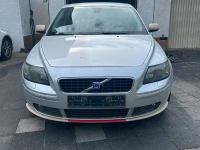 Używany Volvo S40 170 KM (125 kW) 2004 Srebrny Sedan/Limuzyna