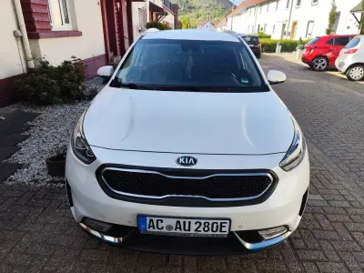 Używany Kia Niro 140 KM (102 kW) 2018 Biały SUV
