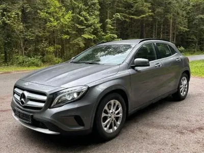 Gebraucht Mercedes GLA200 Urban 156 PS (114 kW) 2014 Schwarz SUV
