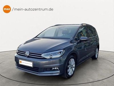 Gebraucht VW Touran Highline 150 PS (110 kW) 2020 Indiumgrau Van / Kleinbus