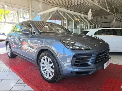 Second-hand Porsche Cayenne S 441 CP (324 kW) 2018 Albastru SUV