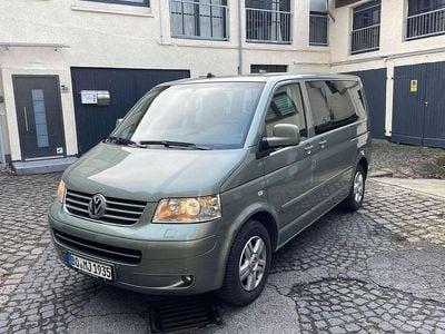 Second-hand VW T5 Highline 174 CP (127 kW) 2004 Verde Van