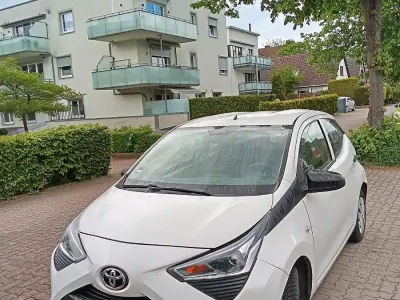 Gebraucht Toyota Aygo 69 PS (50 kW) 2019 Weiß Kleinwagen
