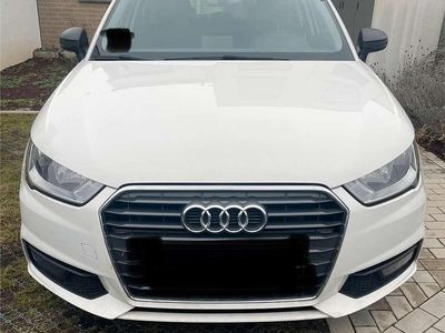 Gebraucht Audi A1 90 PS (66 kW) 2015 Weiß Kleinwagen