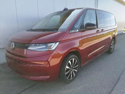 Neu VW Multivan Comfortline 150 PS (110 kW) 2026 Fortanarot metallic Van / Kleinbus