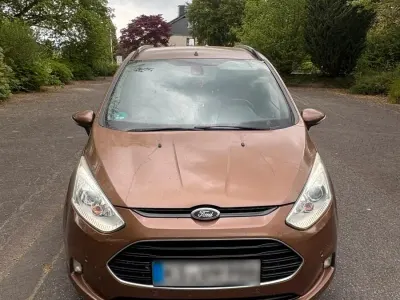 Gebraucht Ford B-MAX Titanium 100 PS (73 kW) 2017 Braun Van / Kleinbus