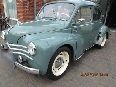 Usado Renault 4CV 45 HP (33 kW) 1955 Verde Citadino