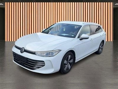 Usata VW Passat Elegance 150 CV (110 kW) 2025 Bianco Station wagon