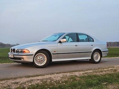 Gebraucht BMW 523 170 PS (125 kW) 1998 Silber Limousine
