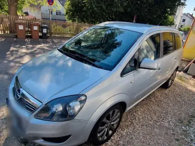 Gebraucht Opel Zafira Family 110 PS (80 kW) 2011 Silber Van / Kleinbus