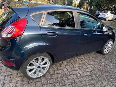 Gebraucht Ford Fiesta 95 PS (69 kW) 2017 Blau Limousine