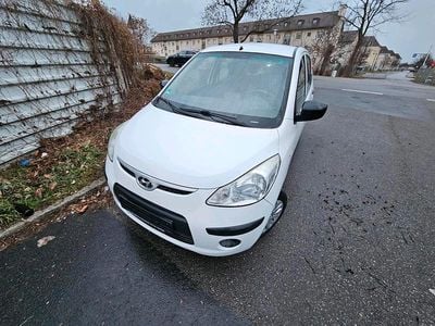 Gebraucht Hyundai i10 66 PS (48 kW) 2010 Weiß Kleinwagen