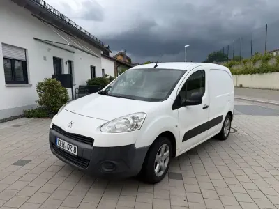 Gebraucht Peugeot Partner 90 PS (66 kW) 2013 Weiß Van / Kleinbus