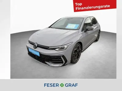 Gebraucht VW Golf VIII R-line 150 PS (110 kW) 2025 Mondsteingrau Limousine