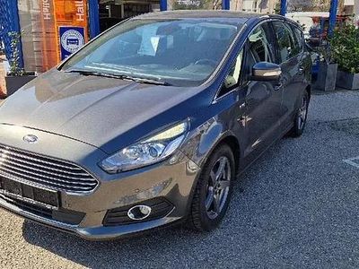 Magneticgrau (metallic) Gebraucht 2017 Ford S-MAX Titanium Van / Kleinbus | 17.900 € (Fairer Preis)