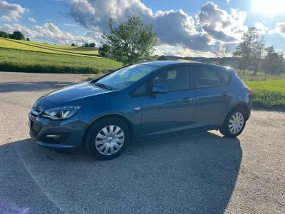 Gebraucht Opel Astra Edition 140 PS (102 kW) 2014 Limousine
