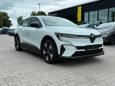 Gebraucht Renault Megane E-Tech Equilibre 96 kW (131 PS) 2022 Weiß Limousine