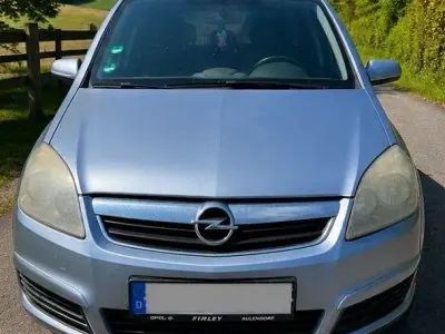 Używany Opel Zafira 140 KM (102 kW) 2006 Srebrny Minivan