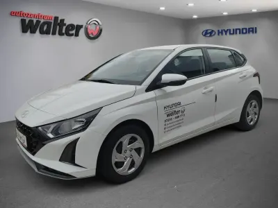 Gebraucht Hyundai i20 Select 101 PS (74 kW) 2025 Weiß Kleinwagen