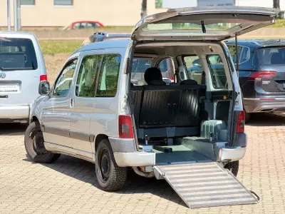 Gebraucht Peugeot Partner 90 PS (66 kW) 2004 Silber Van / Kleinbus