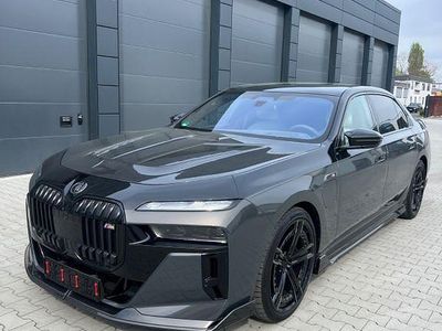 Second-hand BMW M760e 571 CP (419 kW) 2023 Negru Berlinǎ