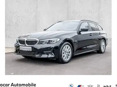 Second-hand BMW 330e Advantage 292 CP (214 kW) 2022 Negru Break