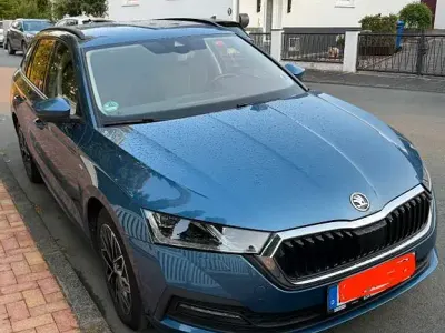 Gebraucht Skoda Octavia Ambition 150 PS (110 kW) 2021 Blau Kombi