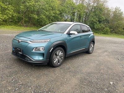 gebraucht Hyundai Kona ELEKTRO 150kW Premium mit vielen Extras