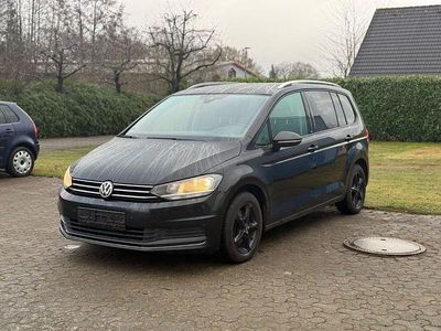 Schwarz Gebraucht 2019 VW Touran IQ Drive Van / Kleinbus | 8.900 € (Guter Preis)