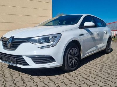 Second-hand Renault Mégane GrandTour Life 101 CP (74 kW) 2017 Alb Break
