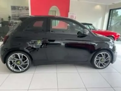 Używany Abarth 500 Turismo 114 kW (155 KM) 2024 Czarny Coupe