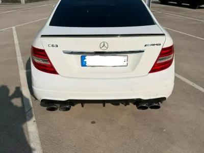 Gebraucht Mercedes C63 AMG AMG line 156 PS (114 kW) 2012 Weiß Coupé