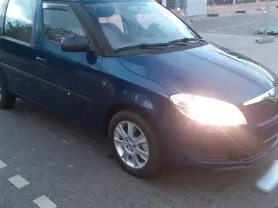Gebraucht Skoda Roomster Comfort 75 PS (55 kW) 2011 Blau Van / Kleinbus