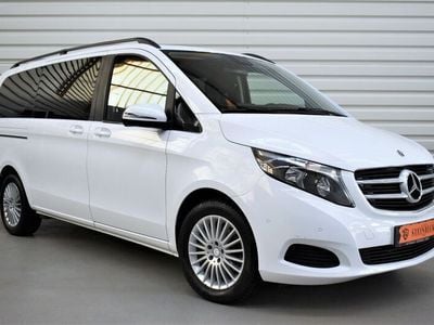 Mercedes V220
