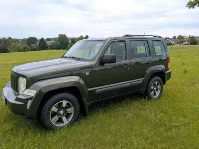 Gebraucht Jeep Cherokee 205 PS (150 kW) 2008 Grün SUV