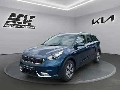 Używany Kia Niro Vision 141 KM (103 kW) 2019 Niebieski SUV