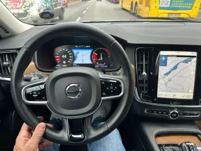 Gebraucht Volvo V90 Inscription 320 PS (235 kW) 2017 Blau Kombi