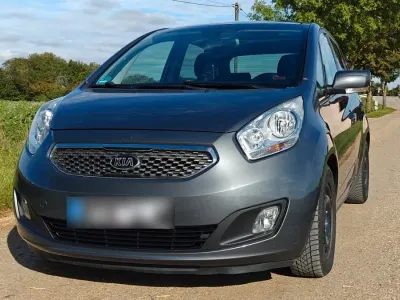 Begagnad Kia Venga Spirit 128 HK (94 kW) 2011 Grå Halvkombi