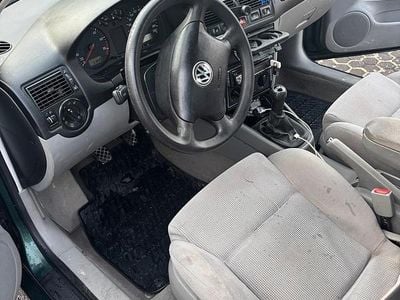 Grün Gebraucht 1998 VW Golf IV Kleinwagen | 1.700 € (Fairer Preis)