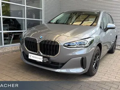 Gebraucht BMW 218 Active Tourer Efficient Dynamics 136 PS (100 kW) 2023 Skyscraper grau metallic Van / Kleinbus