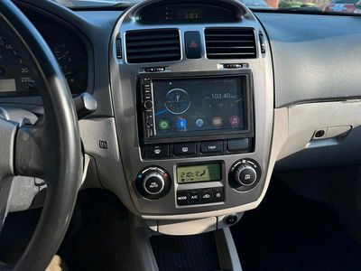 Second-hand Kia Cerato 113 CP (83 kW) 2006 Argintiu Berlinǎ