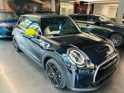 Second-hand Mini Cooper SE 135 kW (184 CP) 2023 Albastru Hatchback