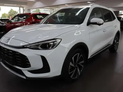 Nouvelle MG ZS Luxury 197 ch (144 kW) 2025 Blanc Berline
