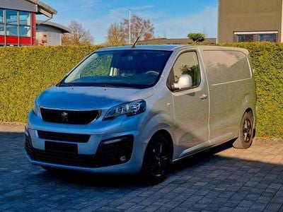 Gebraucht Peugeot Expert Premium 116 PS (85 kW) 2017 Gris aluminium metallic Van