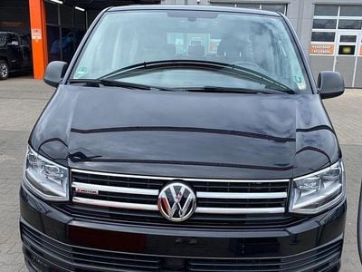 Gebraucht VW Multivan Trendline 150 PS (110 kW) 2017 Schwarz Van / Kleinbus