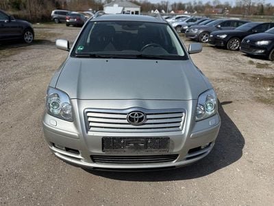 Gebraucht Toyota Avensis Executive 163 PS (119 kW) 2005 Silber Kombi