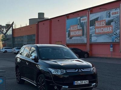 Schwarz Gebraucht 2012 Mitsubishi Outlander SUV | 9.400 €