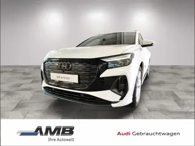 Gebraucht Audi Q4 e-tron S-Line 150 kW (204 PS) 2023 Gletscherweiß metallic SUV
