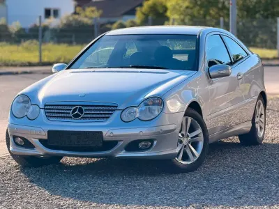 Gebraucht Mercedes C180 143 PS (105 kW) 2004 Silber Coupé