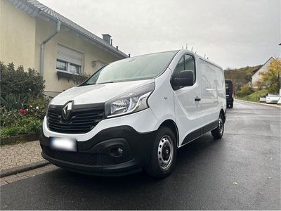 Second-hand Renault Trafic 125 CP (91 kW) 2018 Alb Monovolum